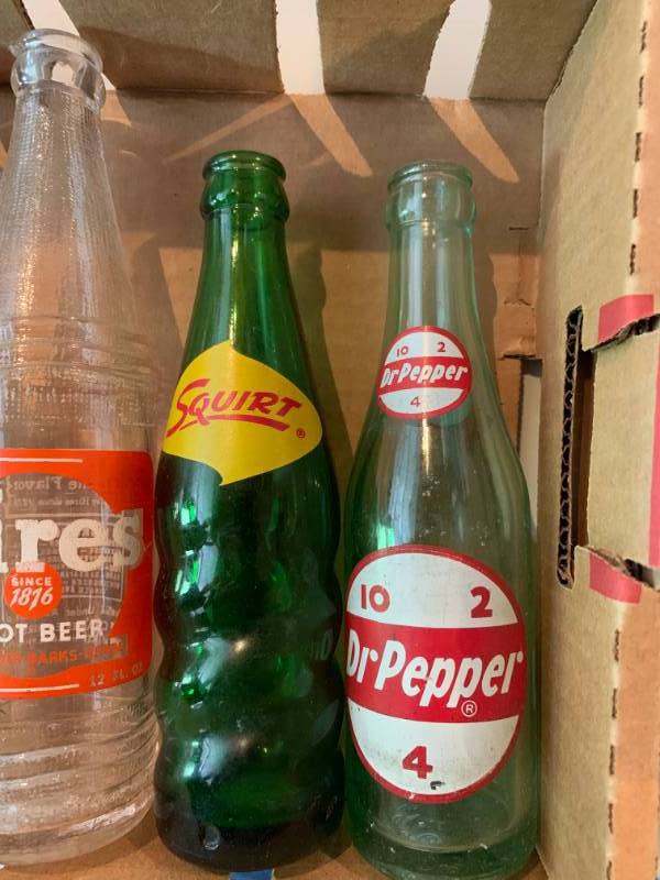 lot 303 image: Lot of (6) Vintage Soda Bottles