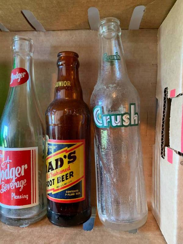 lot 315 image: Lot of (6) Vintage Soda Bottles