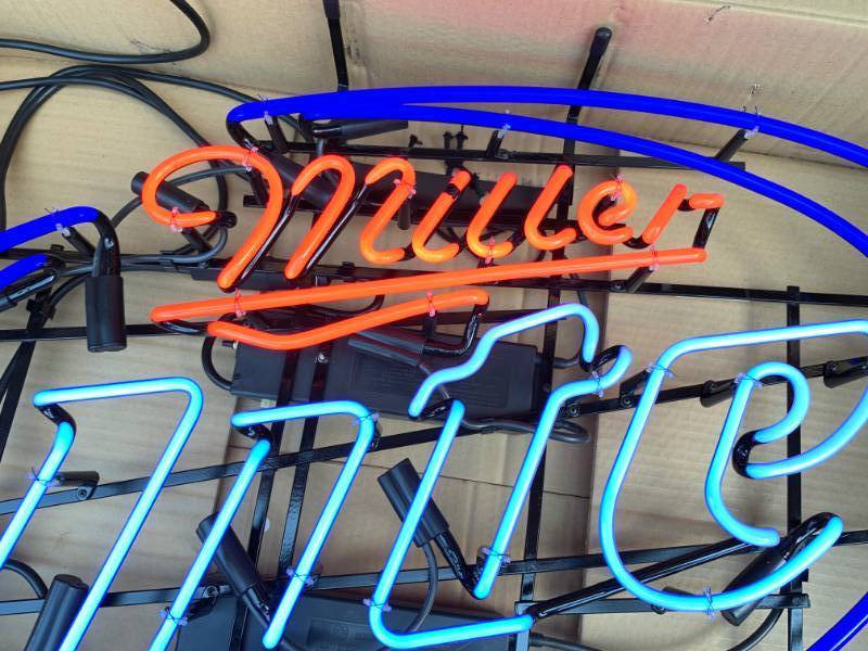lot 324 image: NEW IN BOX Miller Light Neon Beer Neon