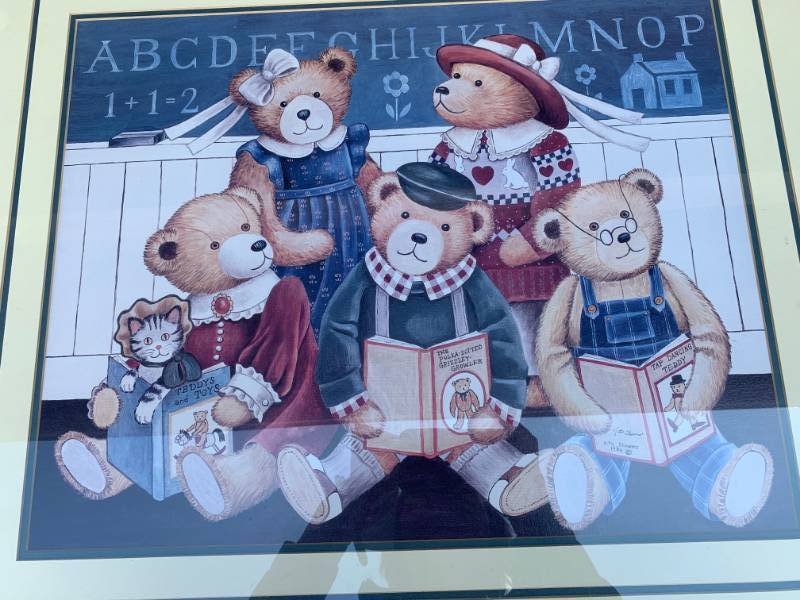 lot 333 image: Bear Picture - Great for a kids room