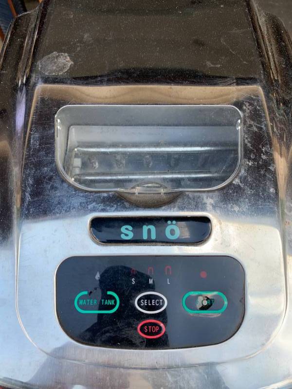 lot 349 image: Electric Ice Maker