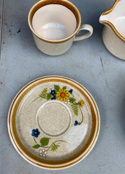 lot 352 image: Dishware - Stone Manor by Mikassa