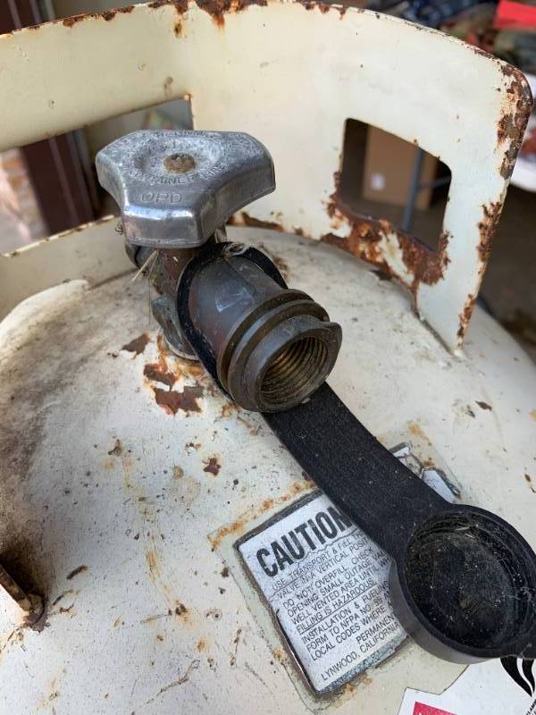 lot 371 image: 30lb Propane Tank