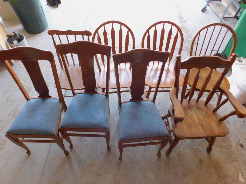 lot 3 image: Lot of 8 Chairs
