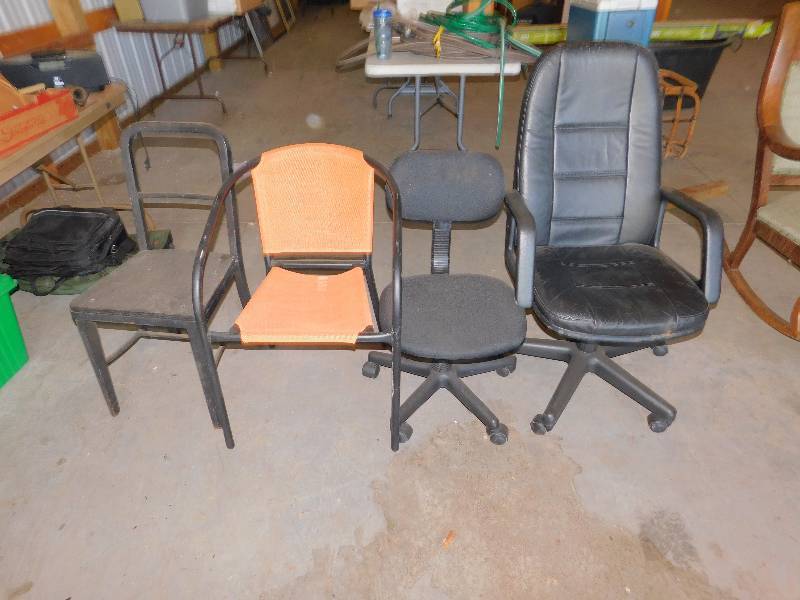 lot 4 image: Lot of 4 Chairs