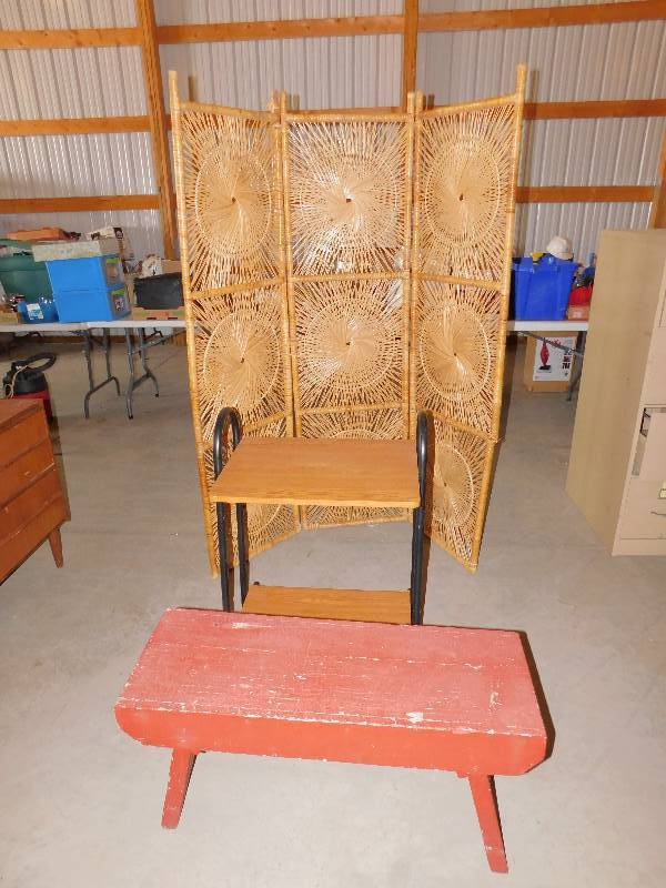 lot 14 image: Bamboo Divider, Small Desk, Bench