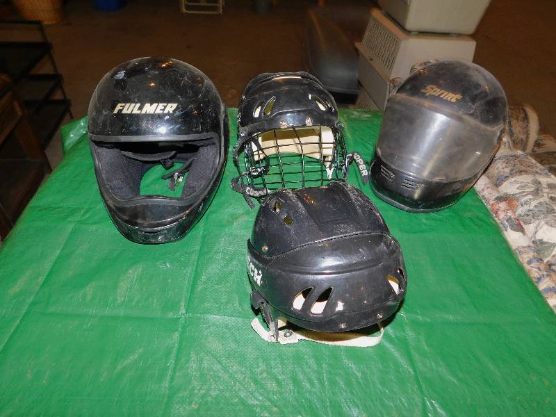 lot 27 image: Lot of 4 Helmets