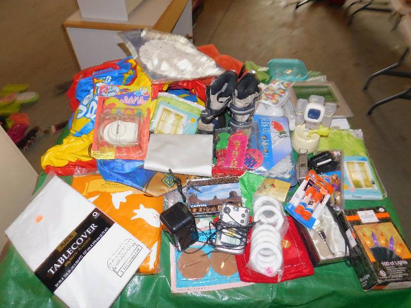 lot 29 image: Lot of Misc. Items