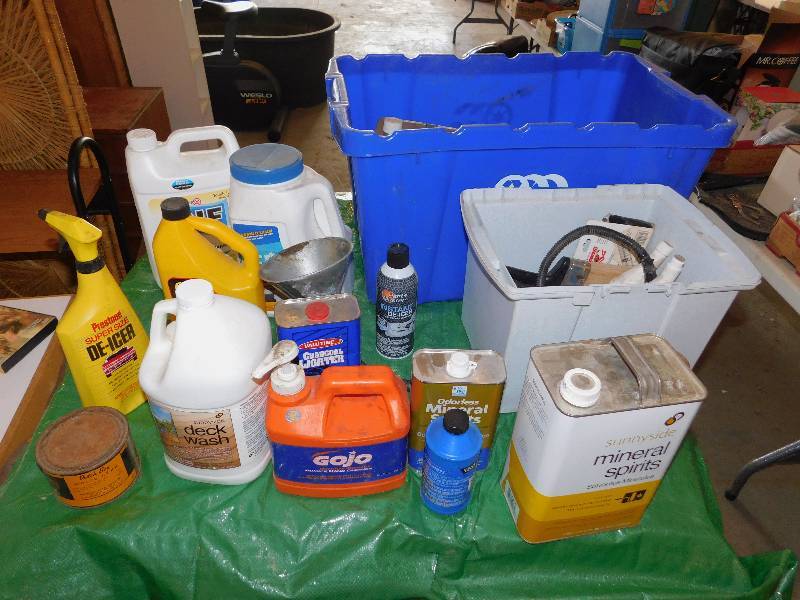 lot 33 image: Lot of Misc Items