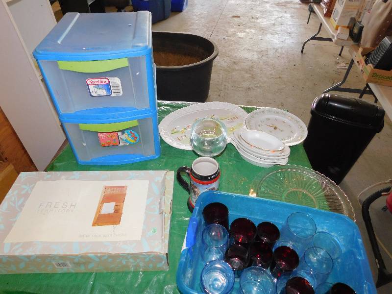 lot 39 image: Lot of Misc. Items