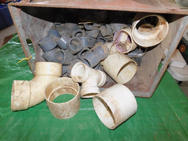 lot 44 image: Lot Of Plastic Pipe