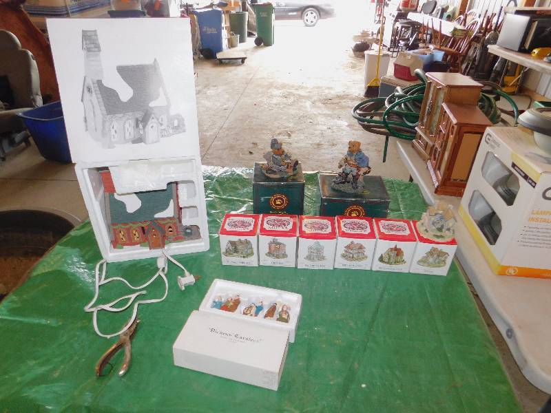 lot 47 image: Lot Of Figurines