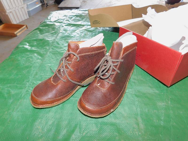 lot 62 image: NIB Size 6.5 Chinook Boots