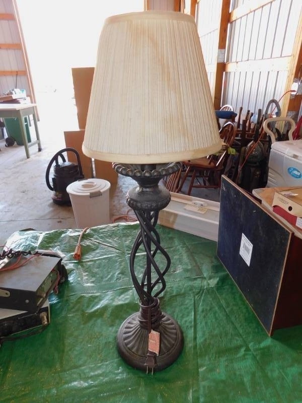 lot 68 image: Vintage Very Heavy Lamp