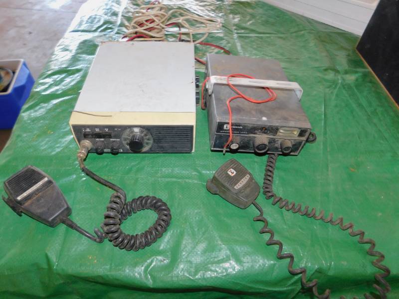 lot 69 image: Lot of 2 CB Radios