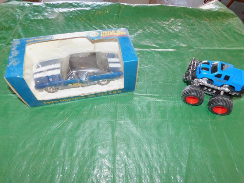 lot 74 image: Collectible Car