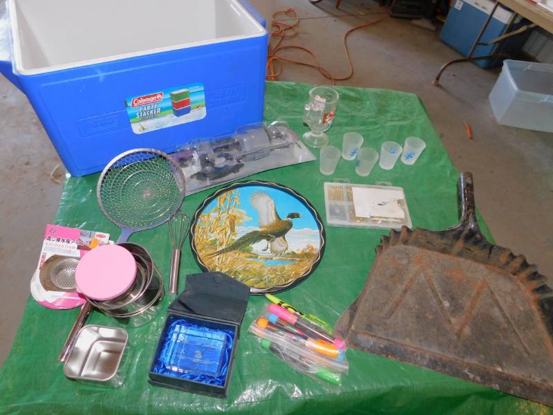 lot 86 image: Lot Of Misc. Items