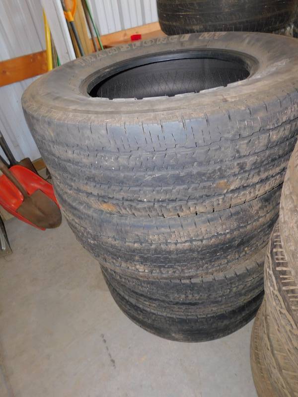lot 89 image: Set of 4 Firestone Tires