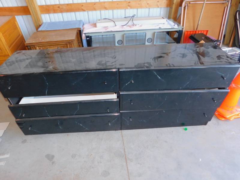 lot 96 image: Black Dresser