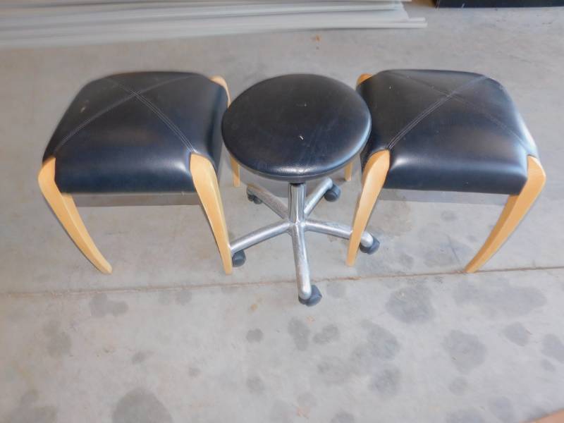 lot 104 image: Stool and 2 Foot Stools