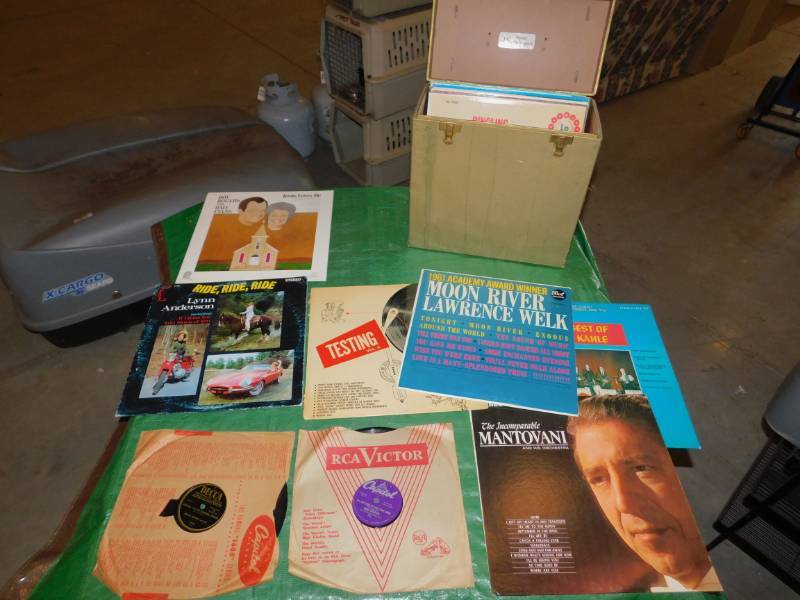 lot 116 image: Lot of Albums
