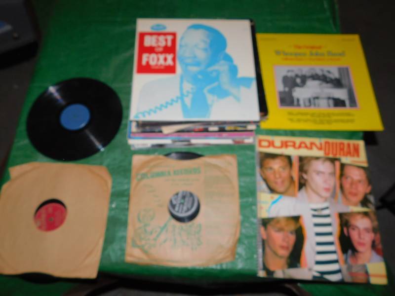 lot 119 image: Lot of Albums