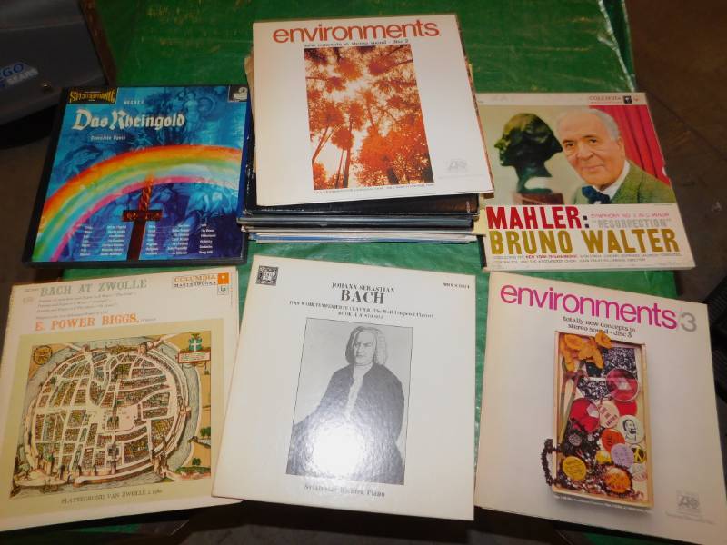 lot 123 image: Lot of Albums