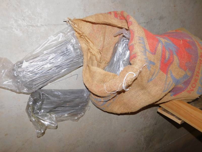lot 125 image: Gunny Sack 34 Full of Landscaping Nails