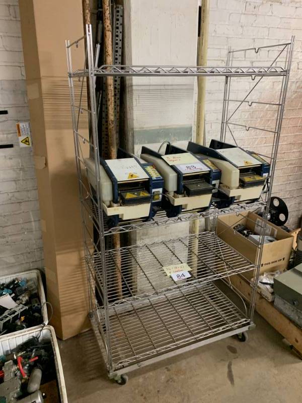 Wire shelf unit