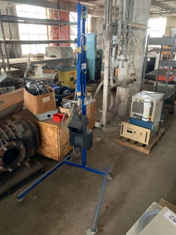 Rolling scanner stand