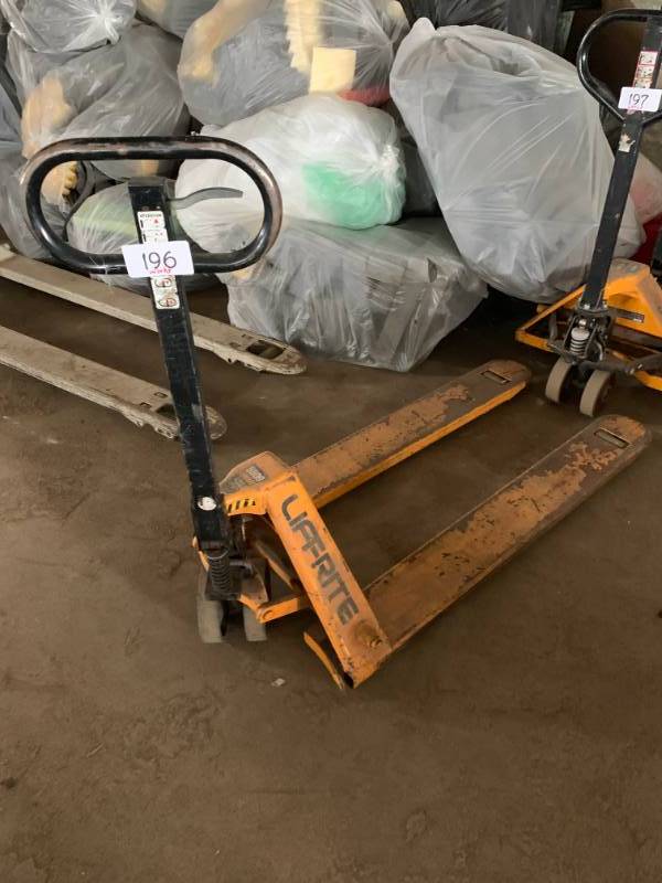 Pallet jack