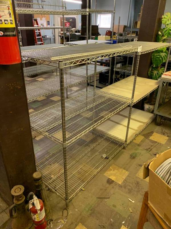 Wire shelf unit