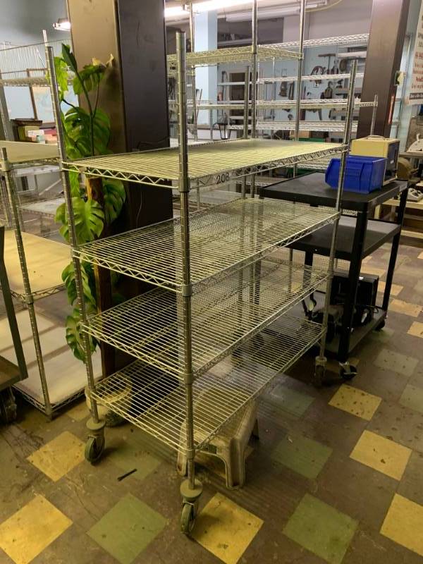 Wire shelf unit