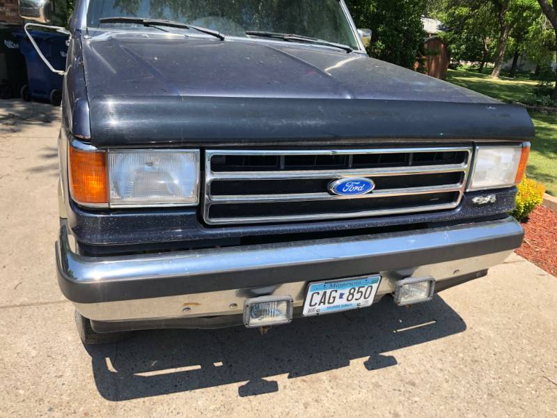 lot 1A image: 1991 Ford F150 XLT LARIAT 4X4 Pickup