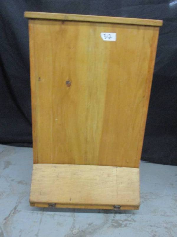 lot 11 image: Wooden Vegetable Bin