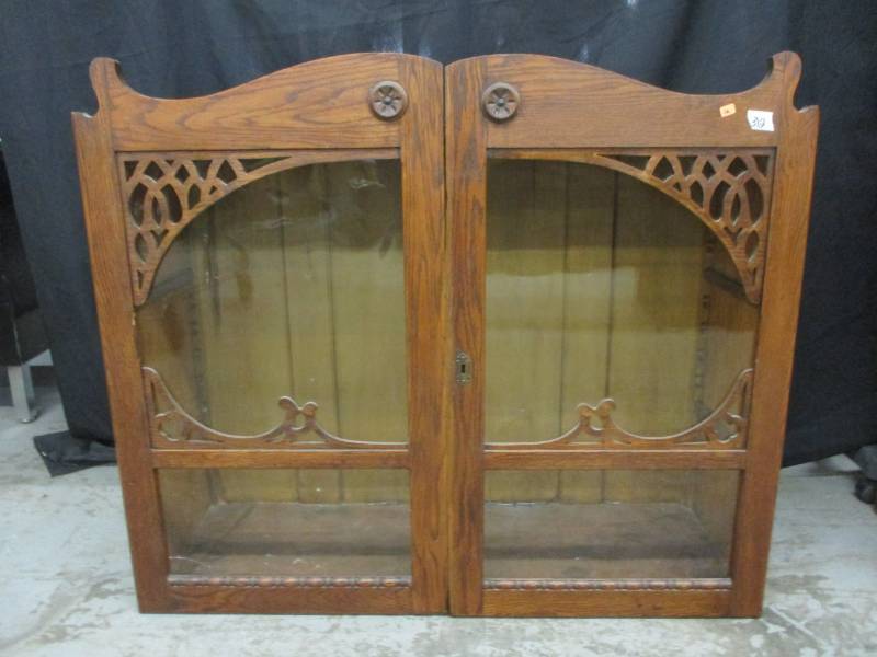 lot 12 image: Antique Hutch Top