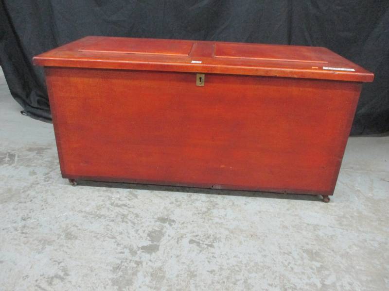 lot 15 image: Antique Cedar Chest