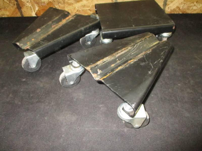 lot 48 image: Snowmobile Dollies