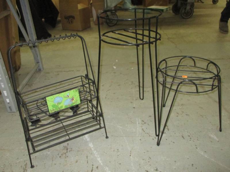 lot 61 image: Medal Plant Stands