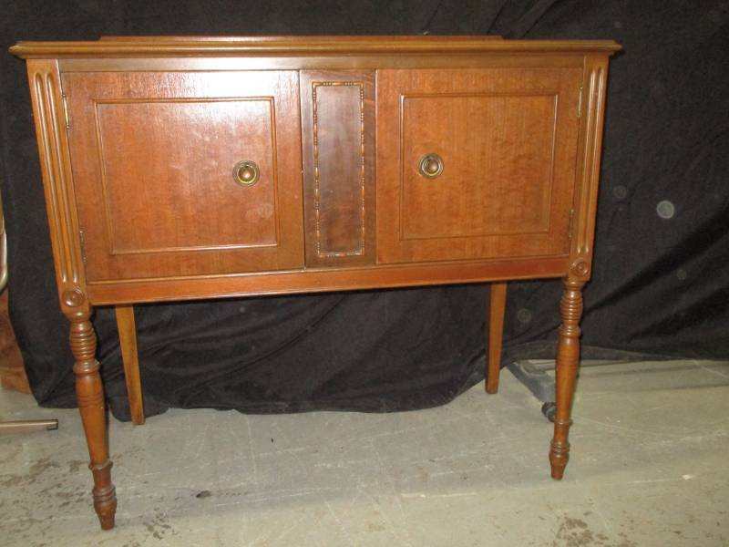 lot 82 image: Nice Little Buffet38 x 18 34 12x