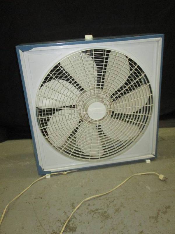 lot 83 image: Floor Fan Large