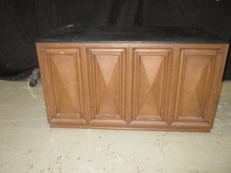 lot 84 image: Toy Box