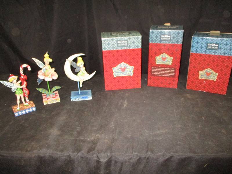 lot 93 image: Walt Disney Showcase Collection