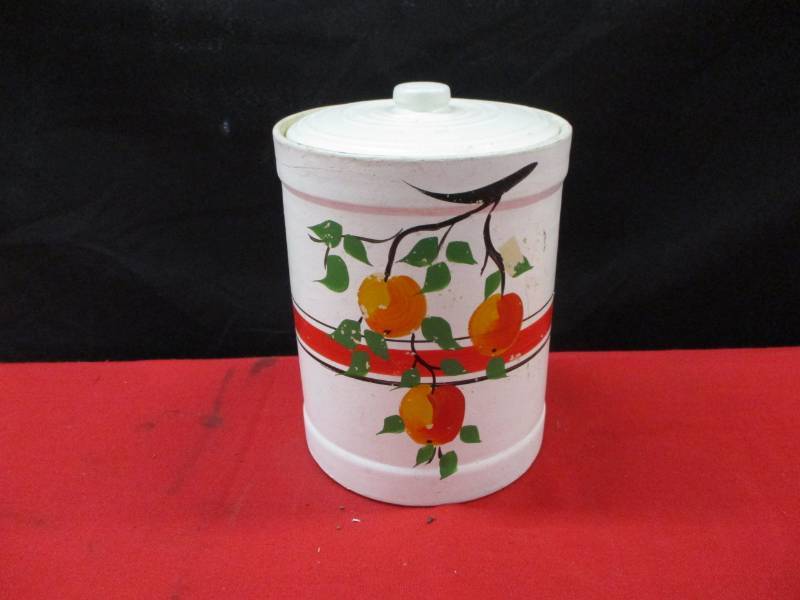 lot 111 image: Roseville Ohio Cookie Jar one small chip or error on lid