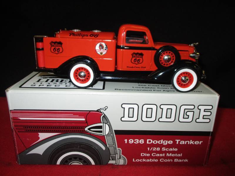 lot 125 image: Phillips 66 1936 Dodge Tanker