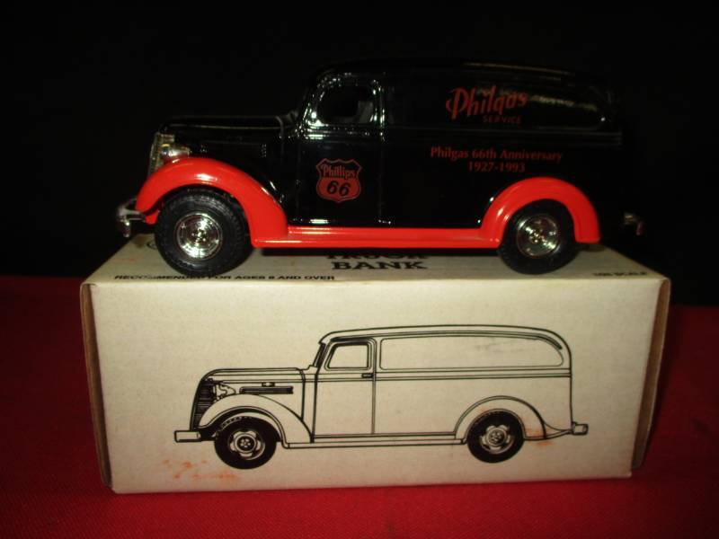 lot 127 image: 1938 Panel Truck Bank, Phil Gas Petroleum