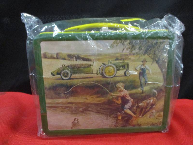 lot 138 image: John Deere Lunch Box