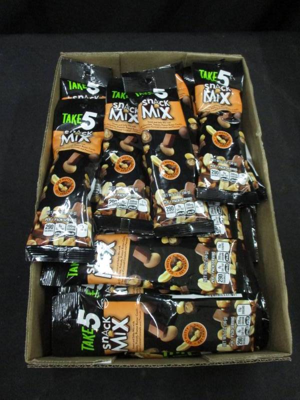 lot 179 image: 26 packs of Herseys Take 5 snack packs