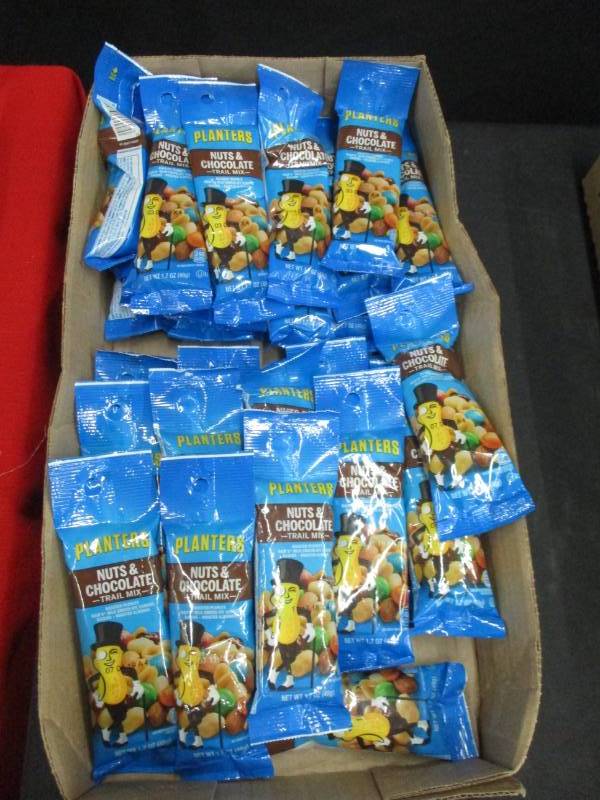 lot 181 image: 53 B30 Bags of Planters Snack Packs
