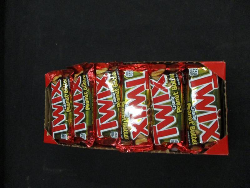 lot 189 image: 24 Twix Candy Bars